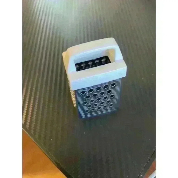 Mini cheese grater - Picture 5 of 5